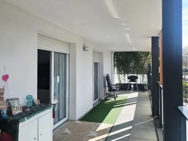 Bel appartement avec terrasse et garage