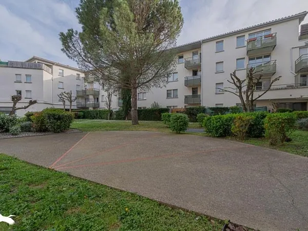 Parking 12 m²