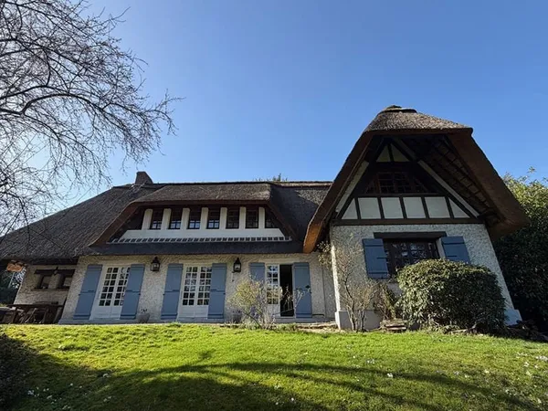 LA CELLE SAINT CLOUD GRESSETS-CENTRE