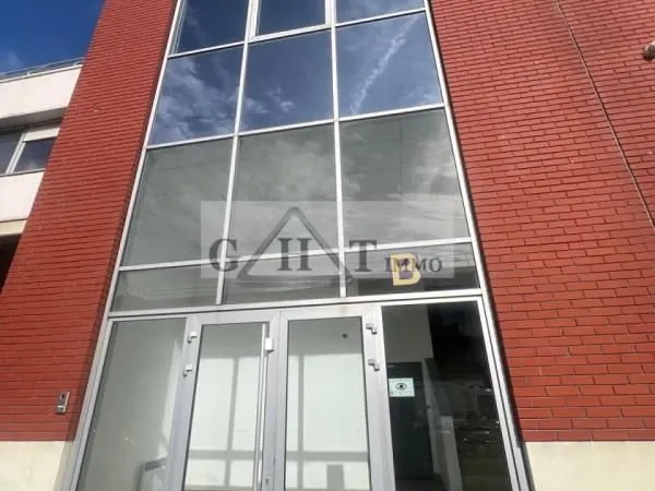 Local bureaux 559 m²
