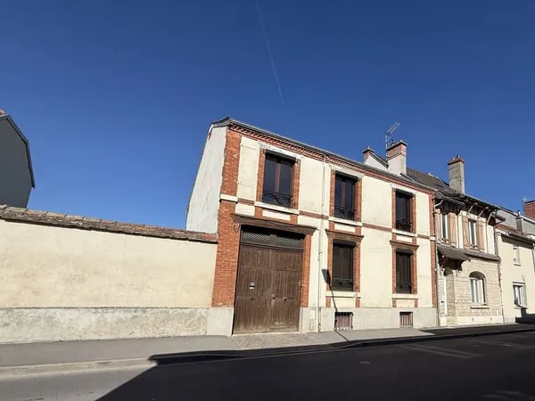 Maison ancienne Type 5 avec dépendances