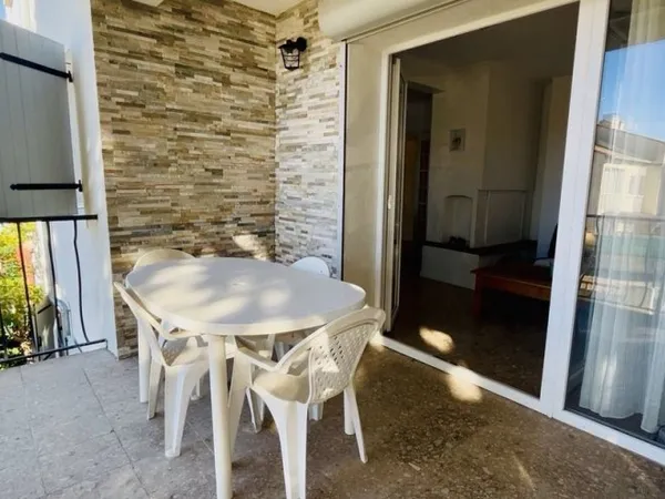 RARE : Bel Appartement T3 lumineux avec grand balcon et parking privé