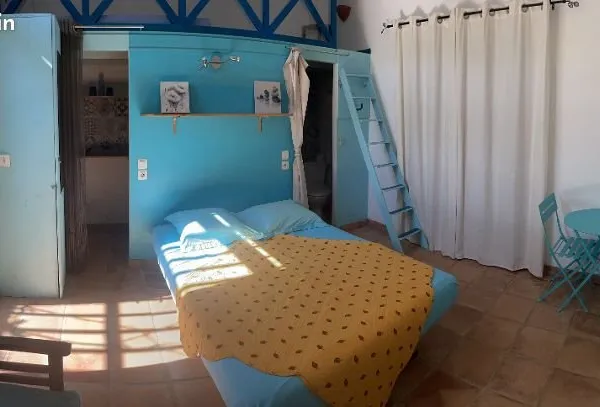 Joli studio meublé + terrasse