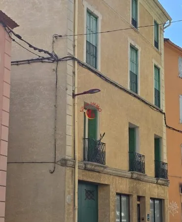 Immense maison à vendre avec terrasse 9 chambres à Estagel