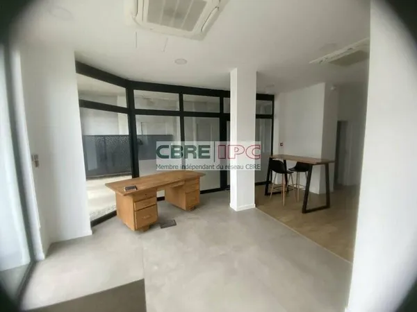 Local commercial 80 m²
