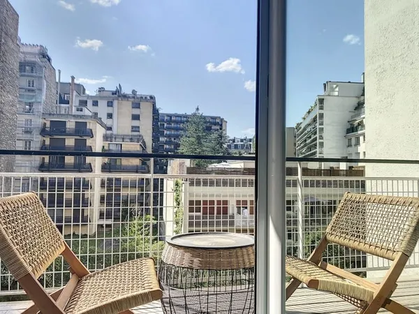 Paris 16 - Rue Félicien David - Studio refait à neuf avec balc