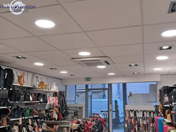 Maroquinerie 1 m² MACON