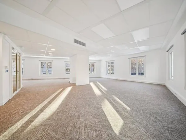 Bureaux 218 m²