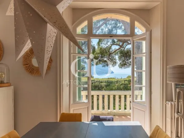Maison 9 pièces 214 m²
