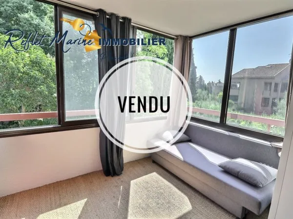À vendre Studio lumineux de 30,65 m2 Résidence calme à 5