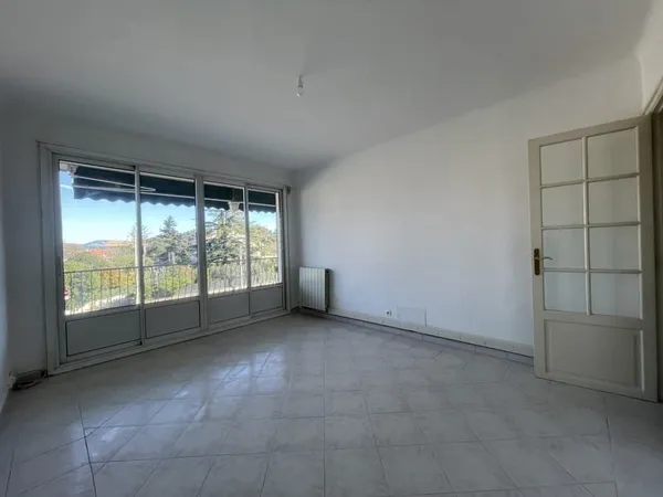 APPARTEMENT T3, TERRASSE, CAVE, PARKING SECTEUR HÔPITAL