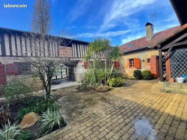 Maison 10 pièces 388 m²