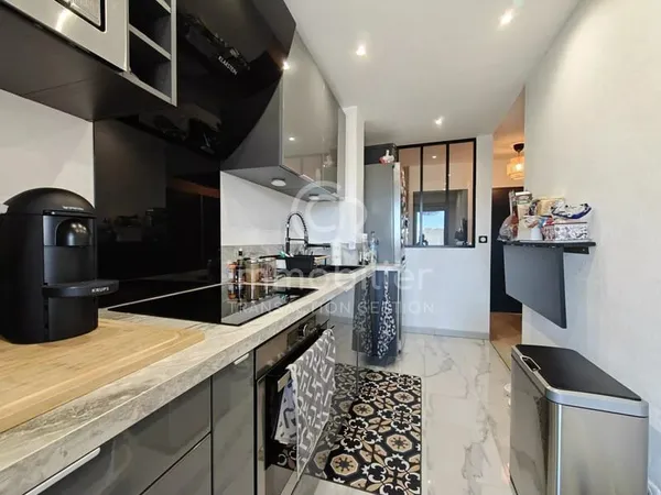 T4 ETAGE ELEVE SUD PARFAIT ETAT CENTRE-VILLE