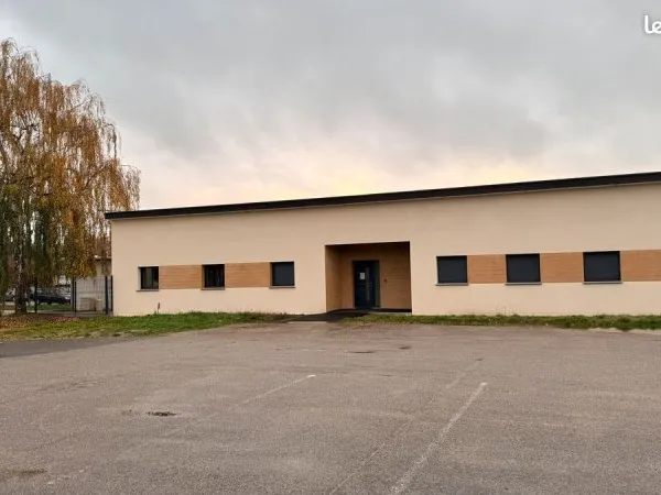 Local professionnel 15 m2 à louer dans Pôle santé