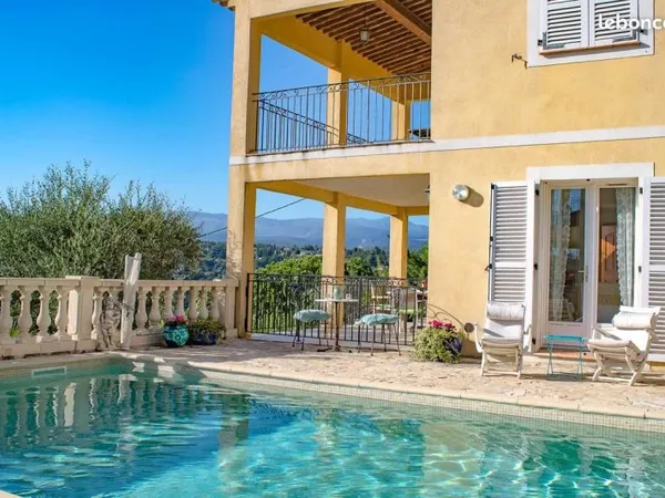 Appartement 80m² - Vue panoramique - 3 suites - Terrasse 40m² - Piscine - Montauroux/Village à pied 