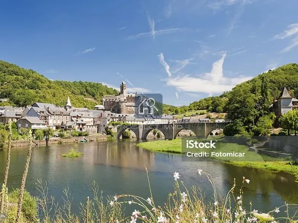 Charmante maison mitoyenne à Estaing