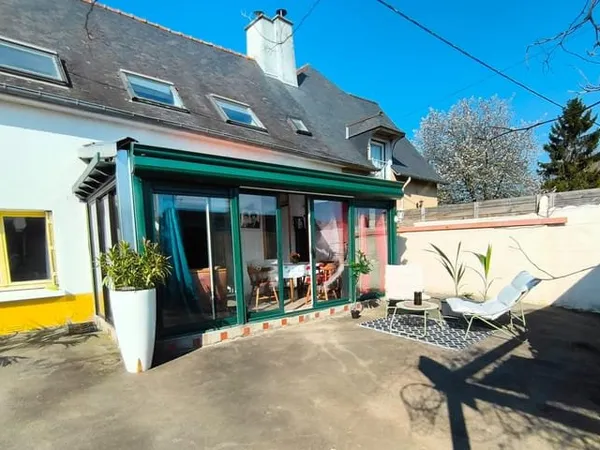 Maison familiale de caractère avec annexe constructible et jardin