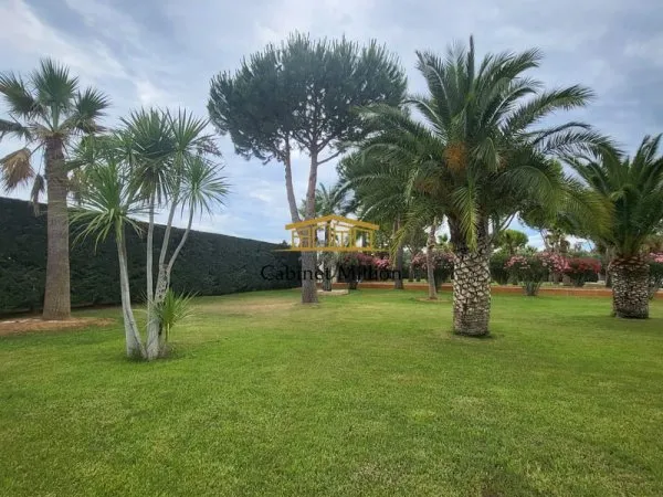 Propriété avec annexes dans un écrin de verdure