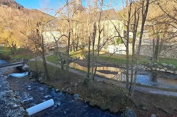 Maison divisée en 4 appartements au coeur d'Arreau