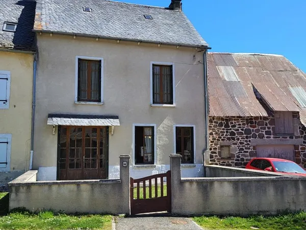 Maison de bourg avec terrain