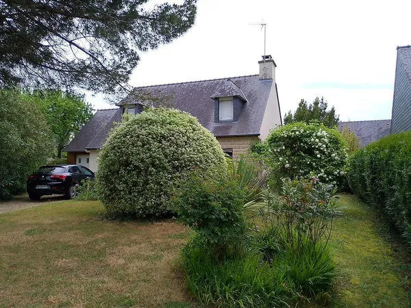 Maison avec jardin arboré proche des plages et du bourg