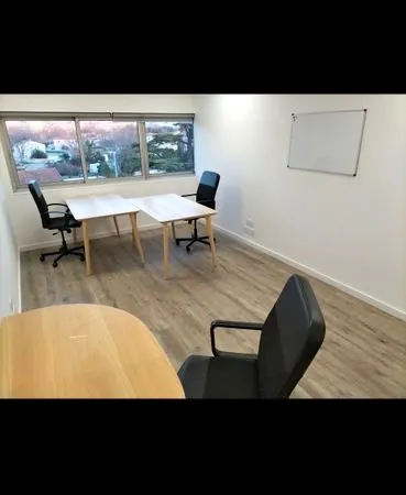Bureau équipé