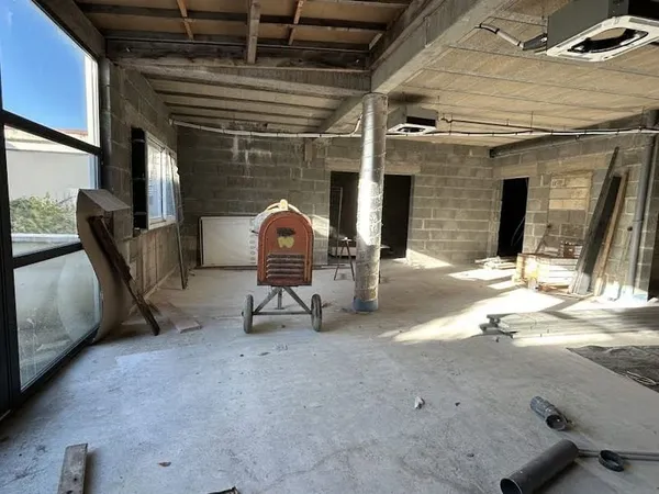 Local 186 m²