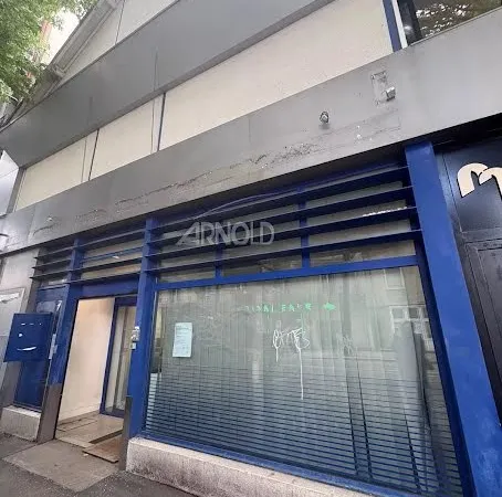 Local 10 pièces 205 m²