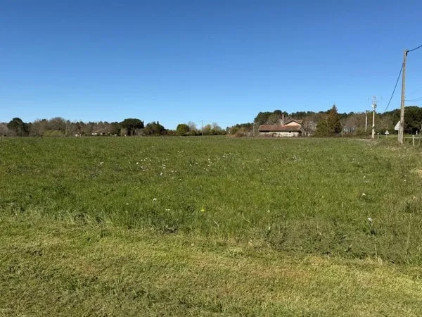 Terrain 850 m²