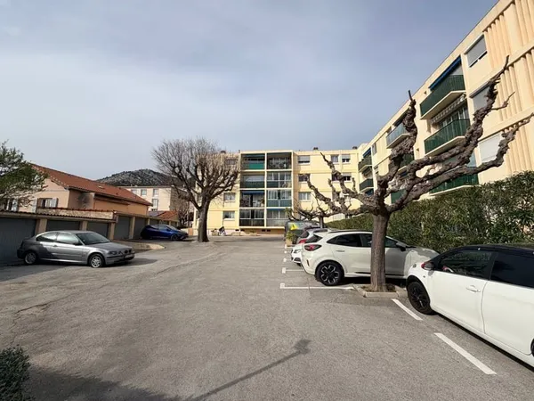 TOULON BAS FARON- APPARTEMENT T4 DE 71 M2 3 CHAMBRES BALCON-