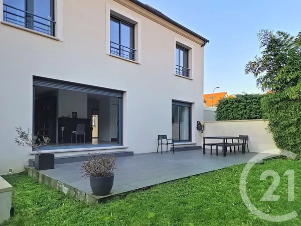 Maison 10 pièces 216 m²