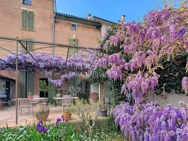 Maison de Maître du XIXe Siècle avec Accès Privé à la Rivière - Idéal Chambres d'Hôtes