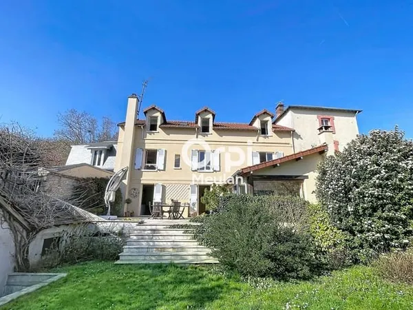 Maison 8 pièces 226 m²