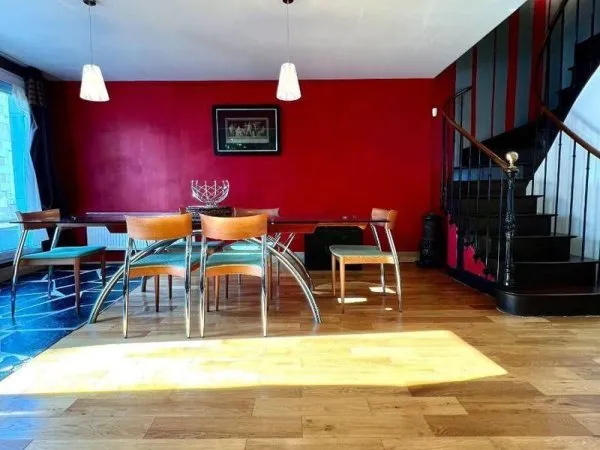 Maison 10 pièces 287 m²