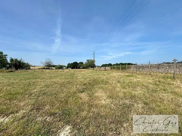 Terrain viabilisé de 924 m² à vendre à proximité de Montval sur Loir, sur la commune de SAINT PIERRE