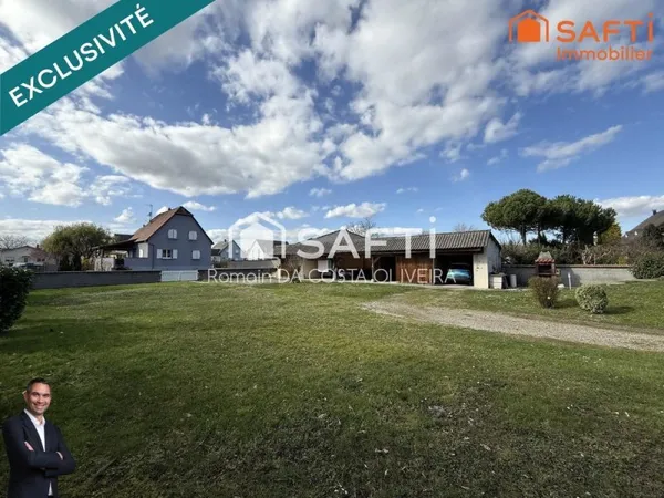 Superbe terrain constructible de 8 ares avec une dépendance, libre de constructeur et hors lotisseme