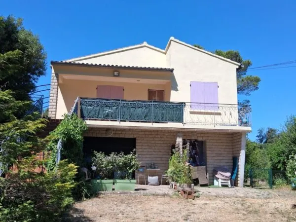 Maison 9 pièces 211 m²