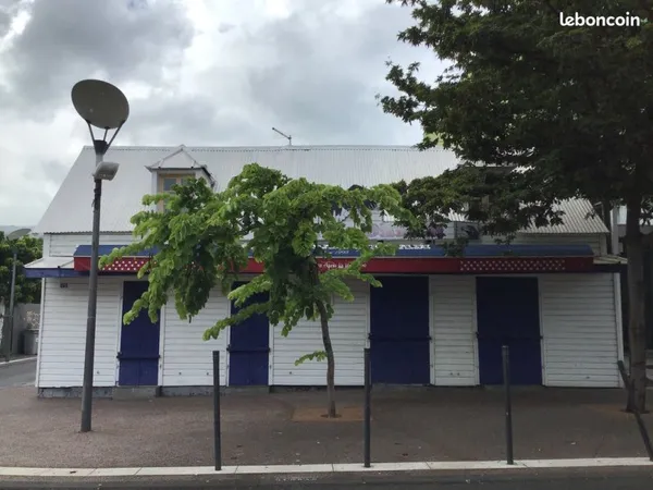 Loue local commercial centre v Ille de Saint Paul