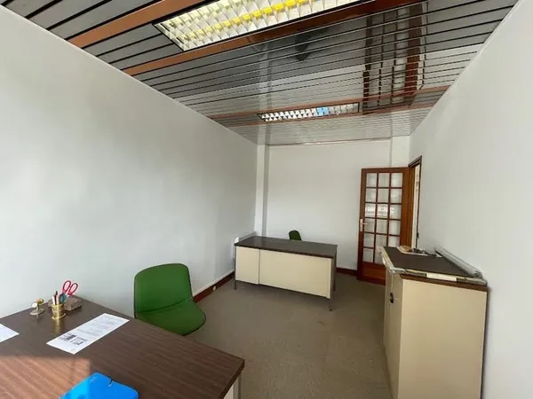 Local 26 m²