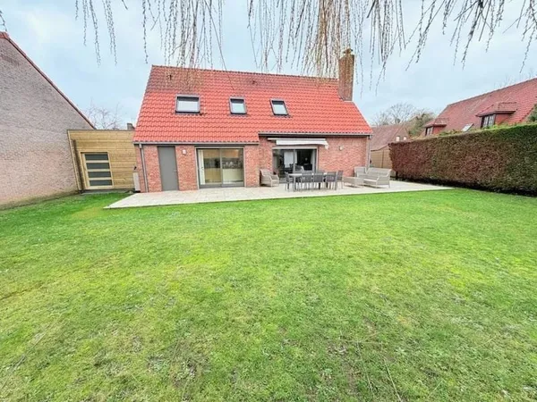 INDIVIDUELLE 4 CH GRAND GARAGE CARPORT