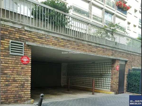 PARKING rue Copreaux Métro VOLONTAIRES