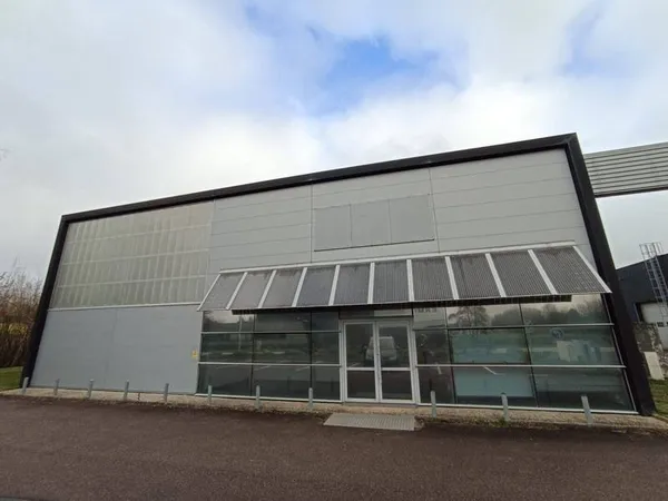 Local d'activité 400 m²