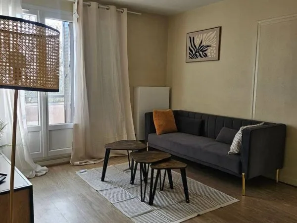 Appartement 4 pièces 10 m²