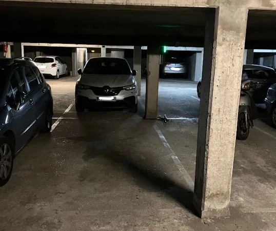 VINCENNES : place de parking sécurisé au 1er sous-sol