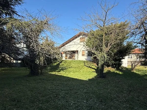 Firminy, maison traditionnelle + terrain constructible à 5 m