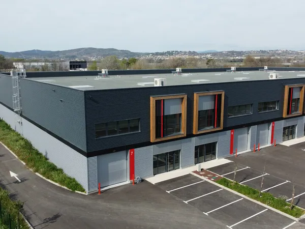 LOCATION LOCAL D'ACTIVITÉ 5800 M2 DIVISIBLE À PARTIR DE 360 M2 MANOSQUE