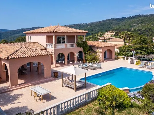 Villa 4 pièces 220 m²