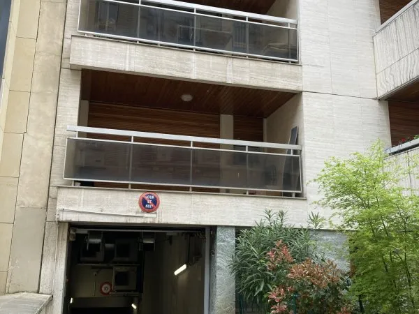 Loue parking - 10m²