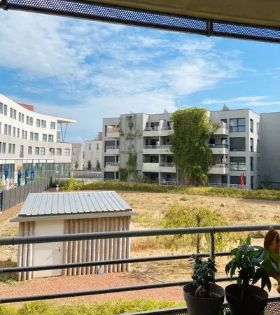 Appartement meublé avec terrasse et garage - proximité immédiate avec autoroute