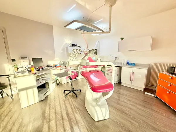 Local commercial Professions libérales Garches 3 pièces 71 m2